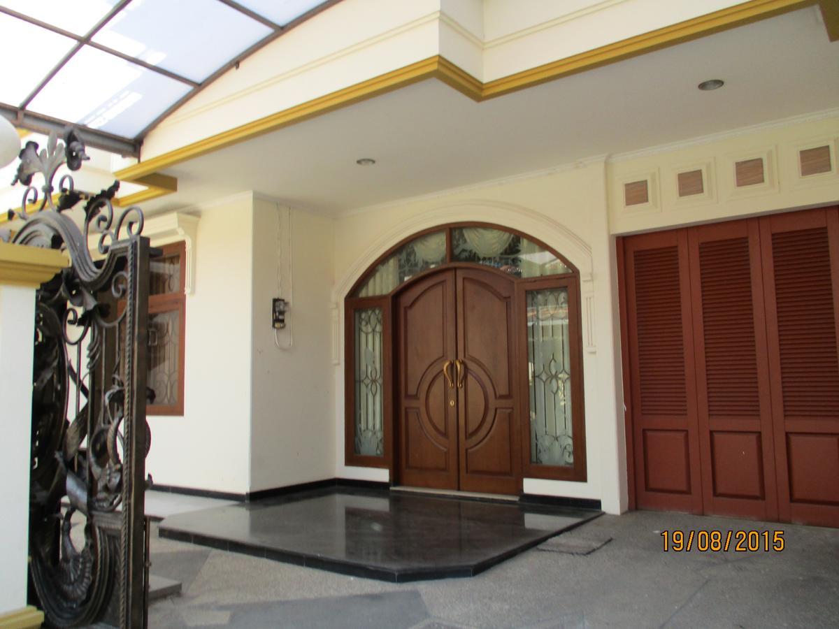 A Pousada The Backpacker Semarang Exterior foto